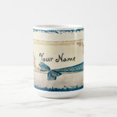 Vintage Blues Whimsical Individuelle Name Tasse (Mittel)
