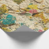 Vintage-Blumen-Collage mit gealterter Papiertextur Geschenkpapier (Ecke)