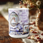 Vintage-Blumenrahmen-Collage mit sanftem Lavendel Kaffeetasse