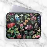 Vintage botanische Elegance Black Laptopschutzhülle<br><div class="desc">Schützen und gestalten Sie Ihren Laptop mit unserem Laptop-Hülle "Vintag Botanical Elegance". Dieser Ärmel ist nicht nur eine Schutzhülle für Ihr Gerät, er ist eine Stilerklärung, die mit einem üppigen Aquarellblumendesign verziert ist. Ideal, um Ihrer Technik eine Touch Vintager Eleganz zu verleihen, ist es eine ideale Wahl für diejenigen, die...</div>