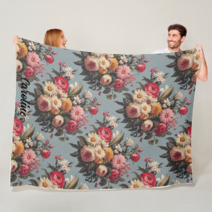 Vintage Bouquet in Rot, Rosa, Weiß und Gelb Fleecedecke