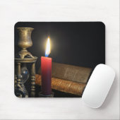 Vintage Bücher und Stundenglas auf dunklem Hinterg Mousepad (Mit Mouse)