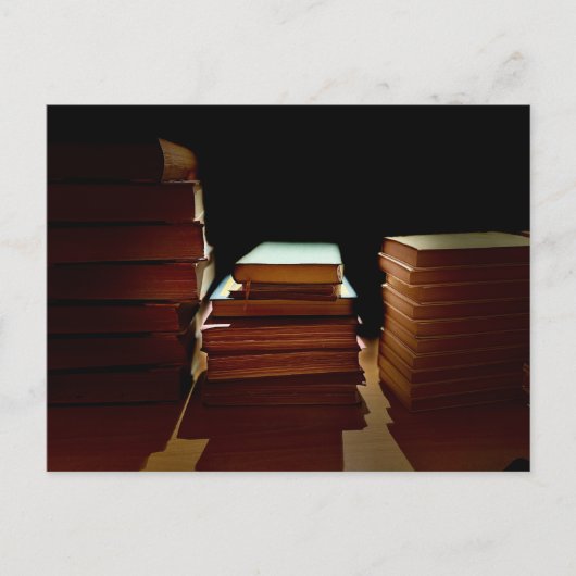Vintage Bücherstapel-Ästhetik Postkarte (Vorderseite)