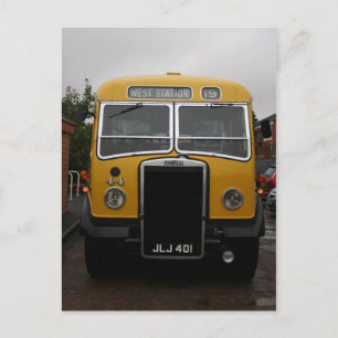 Vintage-Bus im Bahnhof Bishops Lydeard, Somerset Postkarte
