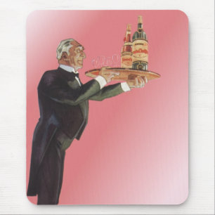 Vintage Butler im Smoking serviert Wein auf einem  Mousepad