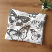 Vintage Butterflies and Bees Seidenpapier