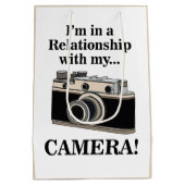 Vintage Camera Funny Photographer Birthday Mittlere Geschenktüte (Rückseite)