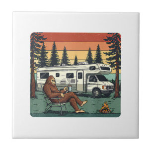 Vintage-Camping-Motorhome-RV-Bigfoot-Abenteuer Fliese