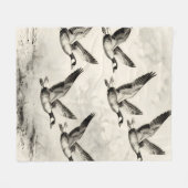 Vintage-Canadagänse im Flug - Gravur Fleecedecke (Vorderseite (Horizontal))