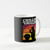 Vintage Chillin’ & Grillin’ Dark Distressed Kaffeetasse (VorderseiteRechts)
