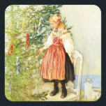 Vintage Christmas Carl Larsson Schwedisch Quadratischer Aufkleber<br><div class="desc">Eine Weihnachtszene des schwedischen Künstlers Carl Larsson (1853 - 1919). Illustration eines Mädchens in einem traditionellen schwedischen Volkskraut,  das einen Weihnachtsbaum schmückt.</div>