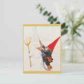 Vintage Christmas Gnome Making Snowman Feiertagskarte (Stehend Vorderseite)