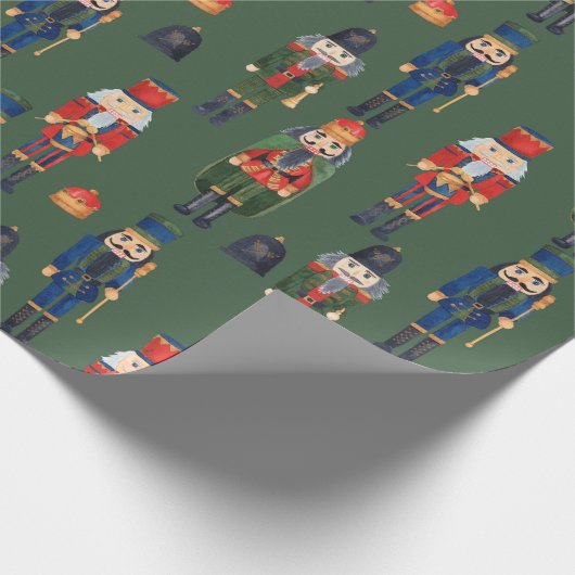 Vintage Christmas Nutcrackers Green Geschenkpapier (Ecke)