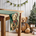 Vintage Christmas Teddy Bär Kurzer Tischläufer<br><div class="desc">Vintage Christmas Teddy Bär</div>
