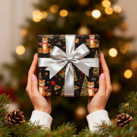 Vintage Christmas Tiger with Christmas Tree Black Geschenkpapier