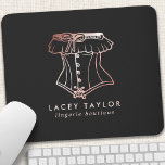 Vintage Corset-Logo-Lingerie-Boutique Mousepad<br><div class="desc">Vintag Corset Logo Lingerie Boutique Mouse Pad. Dieses elegante,  moderne und trendige Businessdesign besticht durch ein Vintages Korsett aus Rose und Gold auf einem soliden schwarzen Hintergrund. Ideal für eine Dessous-Boutique,  Boudoir-Fotografen und vieles mehr!</div>