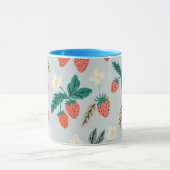 Vintage Cottagecore Strawberry Pattern Tasse (Zentrum)