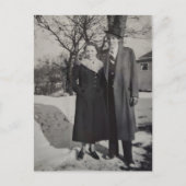 Vintage Couple Standing in Snow Postkarte (Vorderseite)