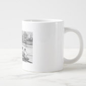 Vintage Crew Türme im Boot am Dock Jumbo-Tasse (Rechts)