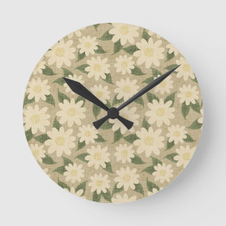 Vintage-Daisy-Blumenmuster in Salbeigrün und Creme Runde Wanduhr