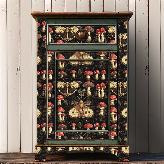 Vintage Dark Academia Moth and Mushroom Seidenpapier