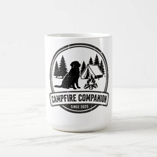 Vintage Dog Camping - Campfire Companion Retro Kaffeetasse (Mittel)
