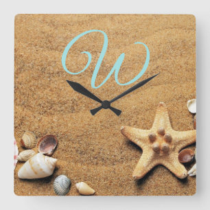 Vintage Drawing of Seashells on Sand   Quadratische Wanduhr