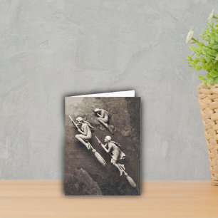 Vintage drei Halloween-Hexen, die Besen fliegen Karte