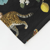 Vintage dunkle botanische Wildtiere im Wald Fleecedecke (Ecke)