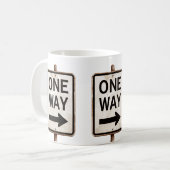Vintage-EINBAHNSTRASSE-Rostiges Straßenschild Kaffeetasse (Vorderseite Links)