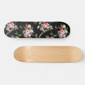 Vintage elegante Girly rosarote Trendy Rosen mit Skateboard (Horizontal)