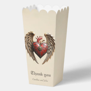 Vintage Eleganz: eine elegante Uhr und ein Herz. Geschenkschachtel