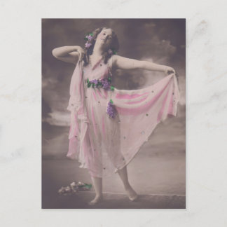 Vintage Eleganz in rosa, florales Kleid Postkarte