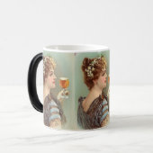 Vintage Eleganz: Junge Dame mit einem Getränk Verwandlungstasse (Vorderseite Links)