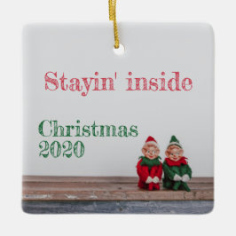 Vintage Elfen auf Kaminboden, Stayin' Inside 2020 Keramikornament