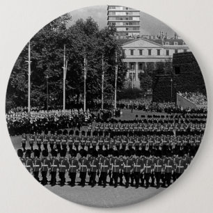 Vintage England Garde marschiert im langsamen Zeit Button