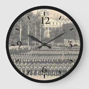 Vintage England Guards marschieren im langsamen Sc Große Wanduhr