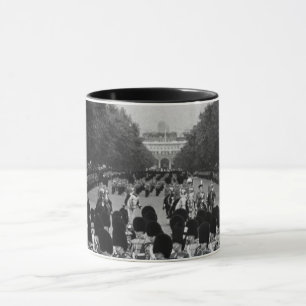 Vintage Engländer-Garden, die entlang der Mall zur Tasse