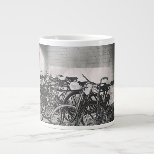 Vintage Fahrräder Jumbo-Tasse (Vorderseite)