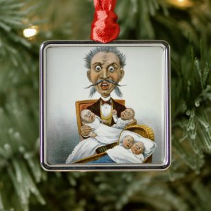 Vintage Familie, Vater mit Babys und Pokerhand Ornament Aus Metall