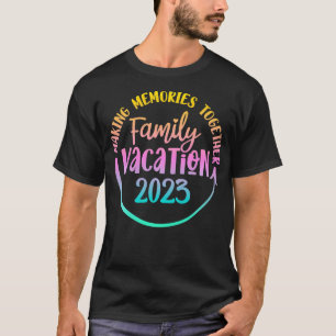 Vintage Familienreise Sommerurlaub Strand 2023 1 T-Shirt