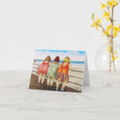 Vintage, fettgefleckte Girls am Strand Karte (Gelbe Blume)