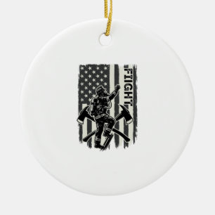 Vintage-Feuerwehrmann-Flagge-Kampf-Shirt-Design_1 Keramik Ornament
