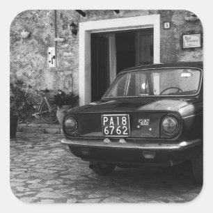 Vintage-FIAT-Auto in Italien in Monochrom Quadratischer Aufkleber