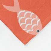 Vintage Fische, korallenrotes Muster. Fleecedecke (Ecke)