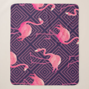 Vintage Flamingos, lila geometrischer Hintergrund. Sherpadecke