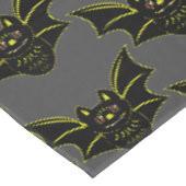 Vintage-Fledermaus-Tischdecke Tischdecke (Schrägansicht)