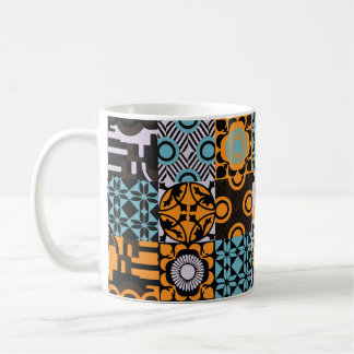 Vintage-Fliesen: komplizierte dekorative Details. Kaffeetasse