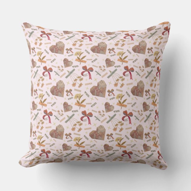 Vintage Florals & Paper Hearts Throw Pillow Kissen (Vorderseite)