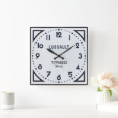 Vintage französische Uhr. Quadratische Wanduhr (Zuhause)